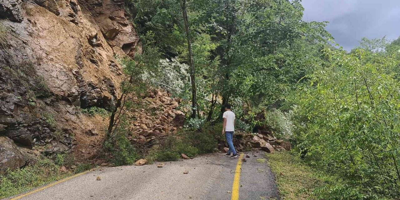 Yenice’de metrekareye 50 kilogram yağış düştü, heyelanlar ardı ardına geldi