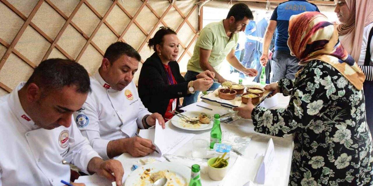 Ahlat’ta yöresel yemek yarışması