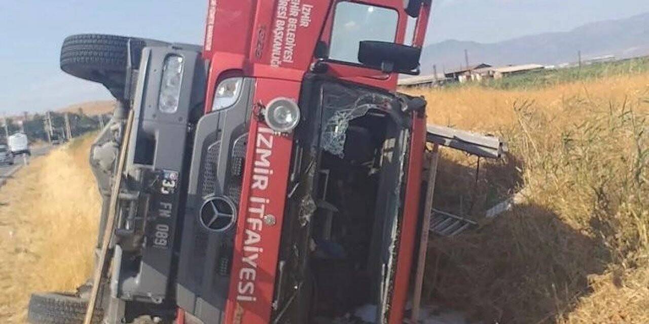 İtfaiye ekibi yangına giderken kaza yaptı: 3 yaralı