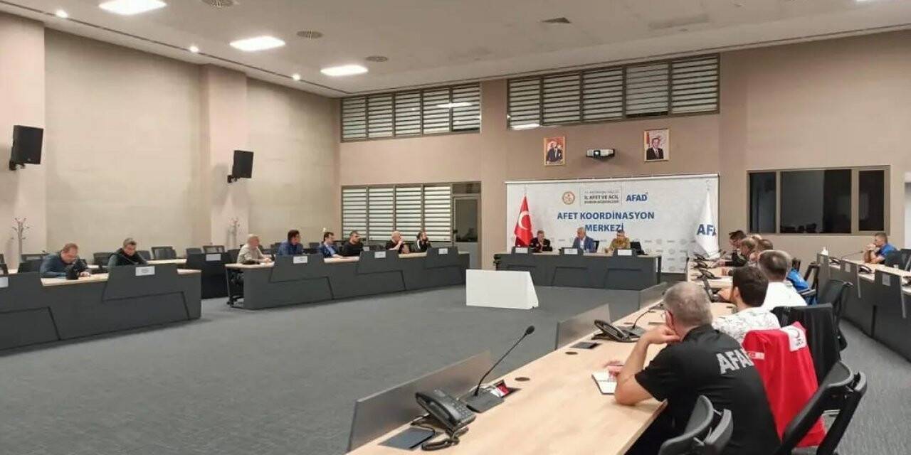 Kastamonu’da beklenen şiddetli yağış öncesi kriz masası oluşturuldu