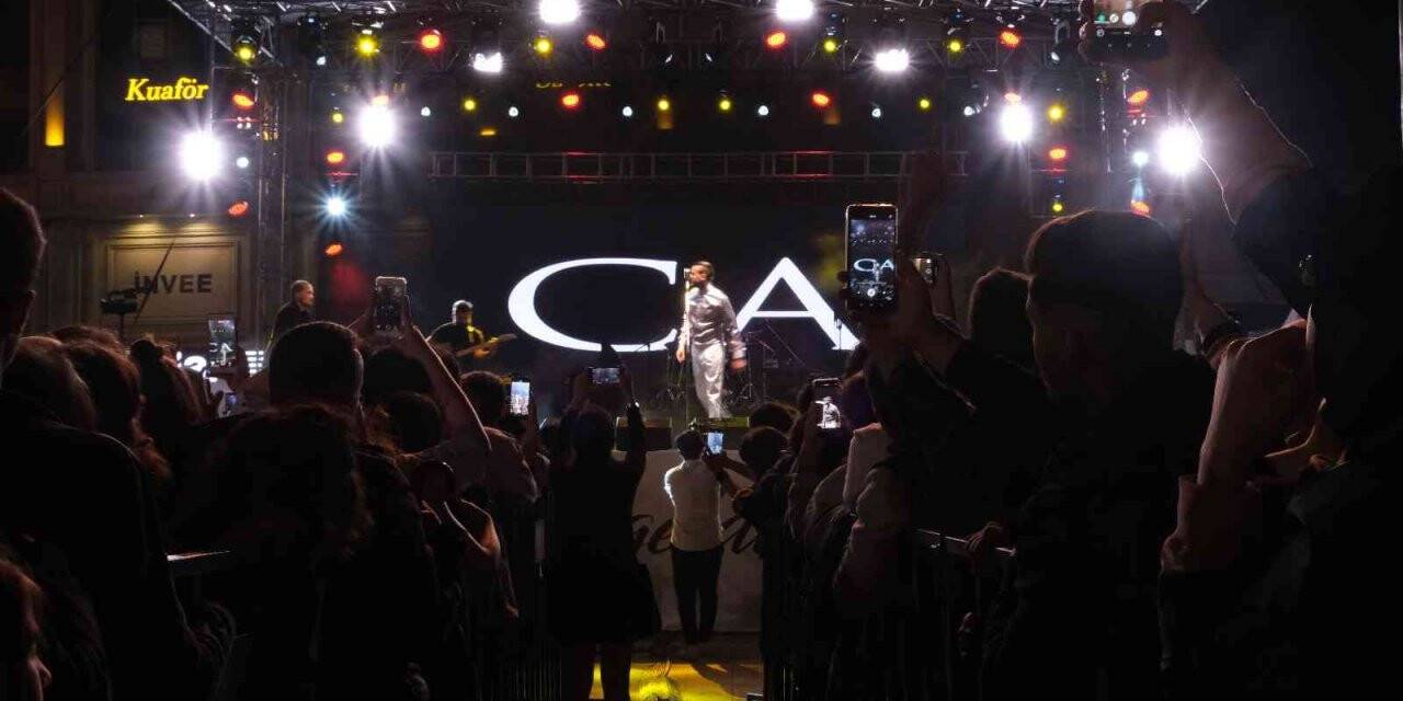 Erzincan’da Cem Adrian rüzgarı esti