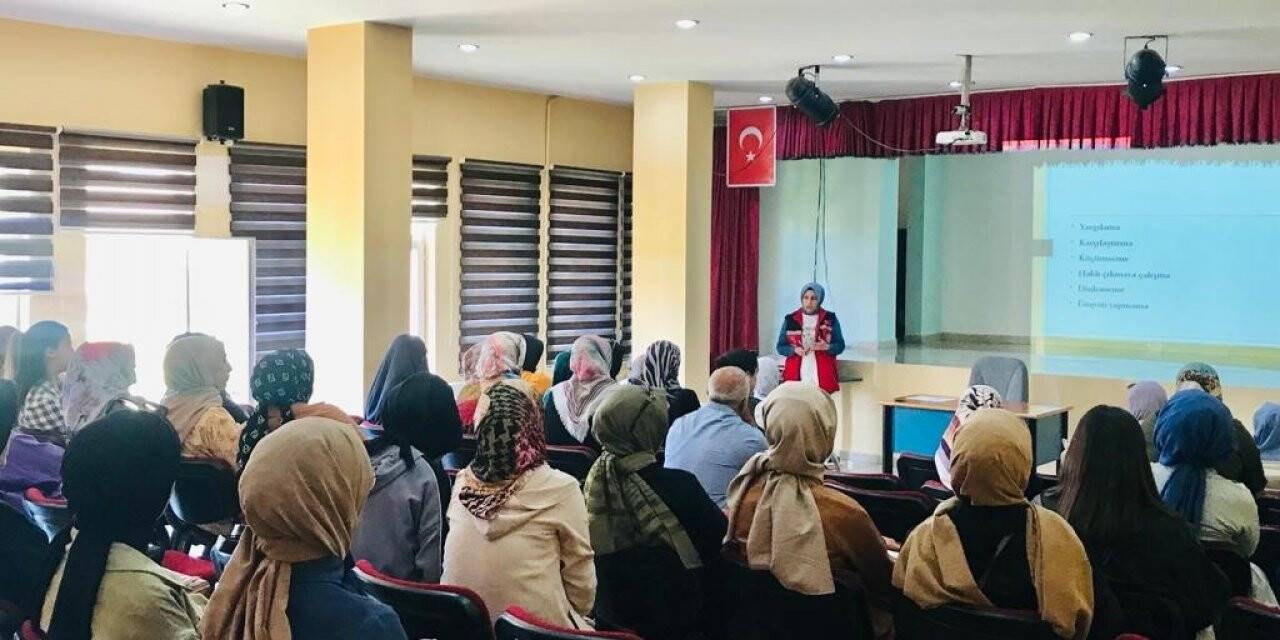 Bingöl’de usta öğreticilere  ’Şiddetsiz İletişim Eğitimi’ verildi