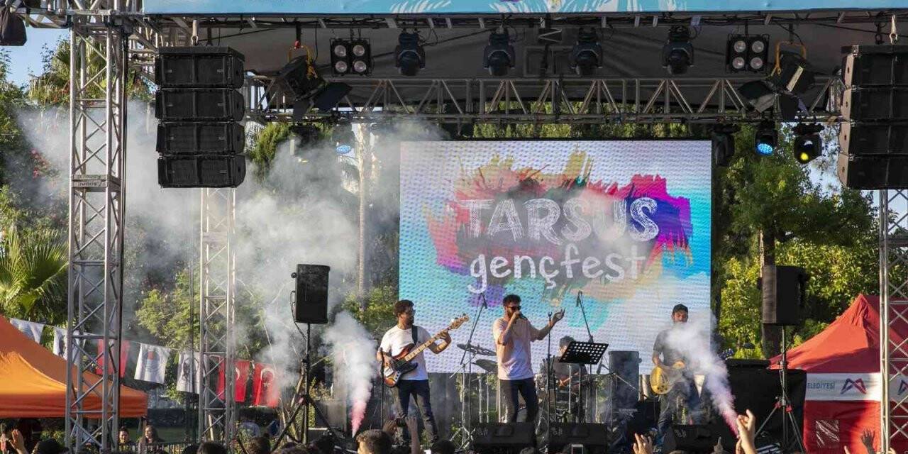 Gençler, Tarsus Genç Fest’te doyasıya eğlendi