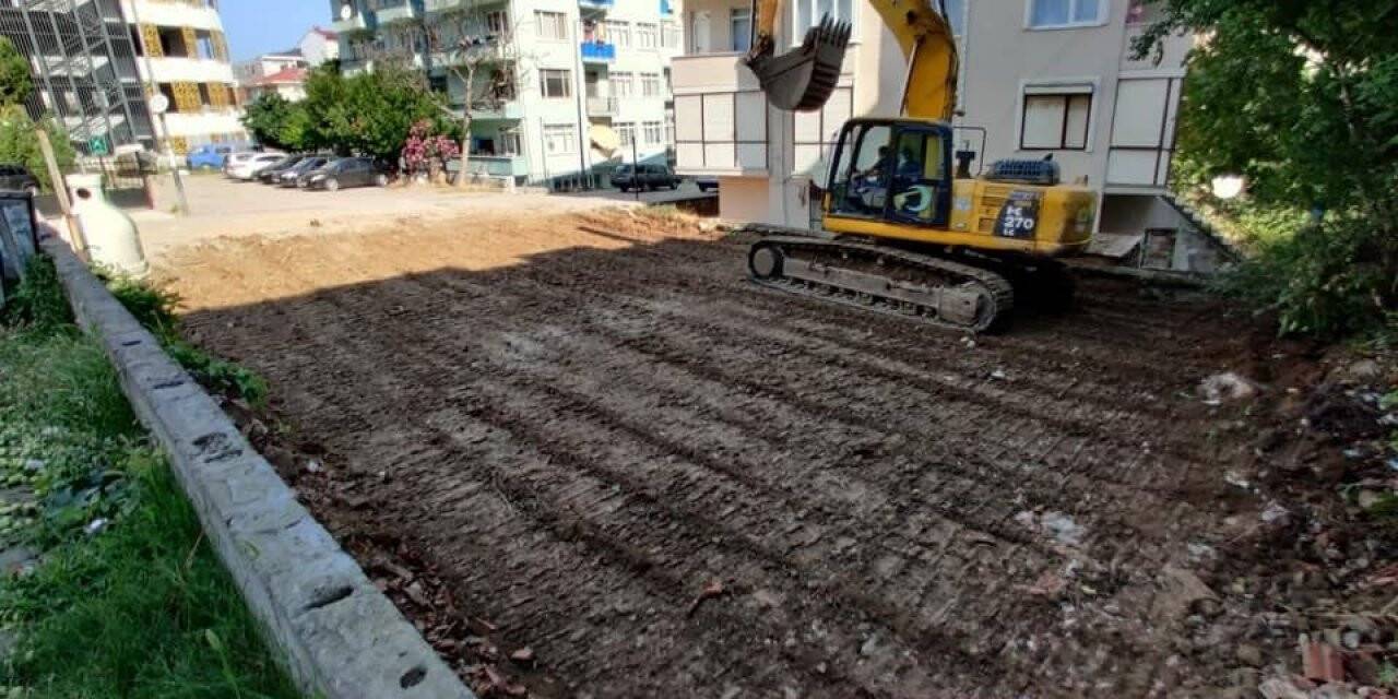 Gölcük’te metruk binalar yıkılıyor