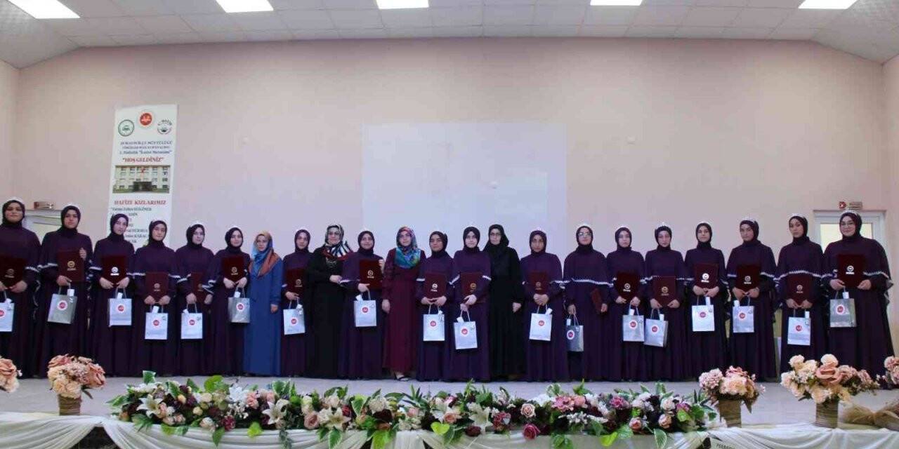 Örgün Eğitim Hafızlık Projesi ilk mezunlarını verdi