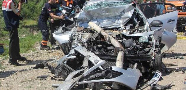 Feci kaza: 4 ölü, 1 yaralı