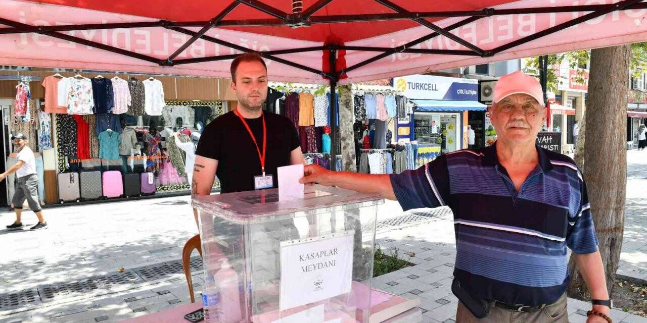 Çiğli’de sandıklar kuruldu, talepler alındı