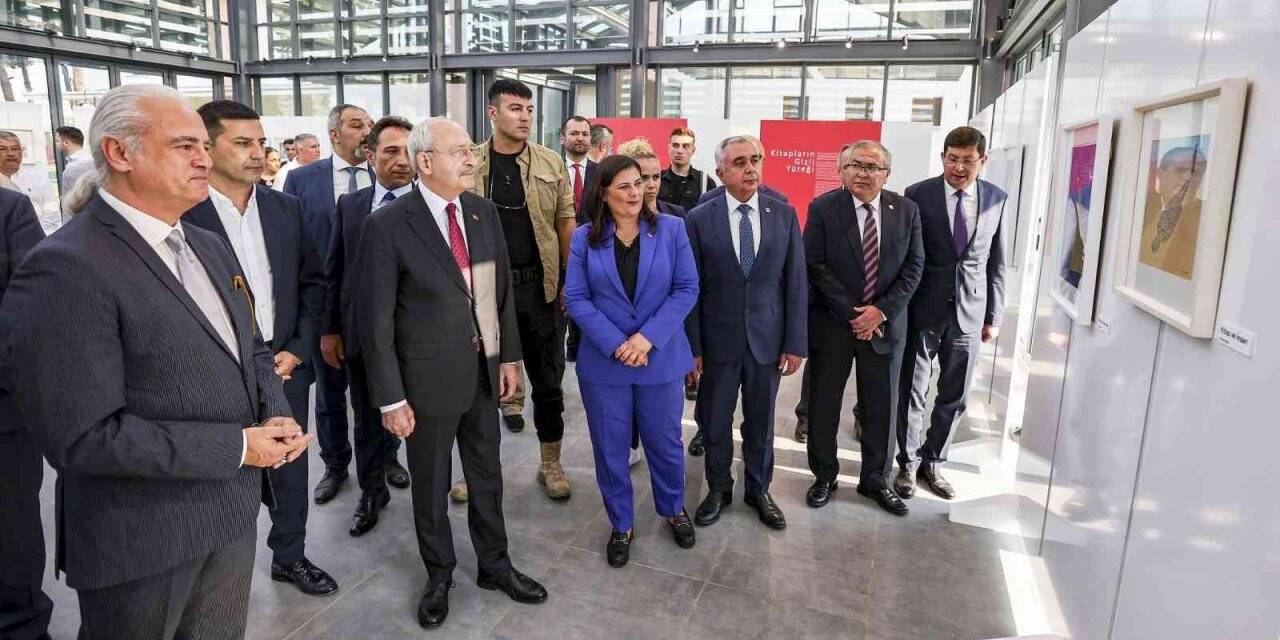 Aydın’da ’Kitapların Gizli Yüreği’ sergisi Tekstil Park Sanat Galerisi’nde ziyarete açıldı