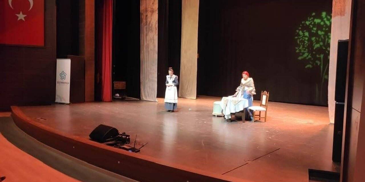 Bir yıllık eğitim sürecinde öğrendiklerini sergilediler