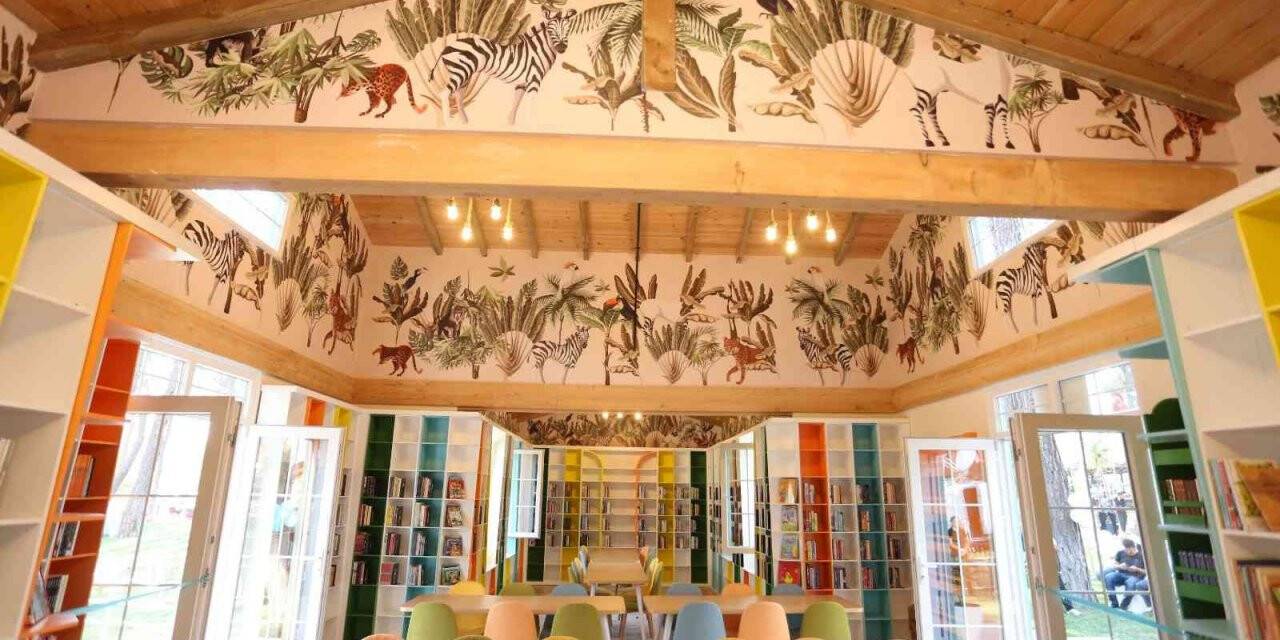 Kent ormanı kütüphanesi kapılarını açtı