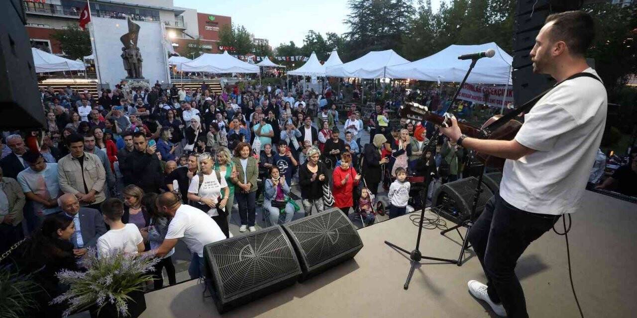 Kazım Koyuncu Yenimahalle’de Çiçek Festivali’nde anıldı