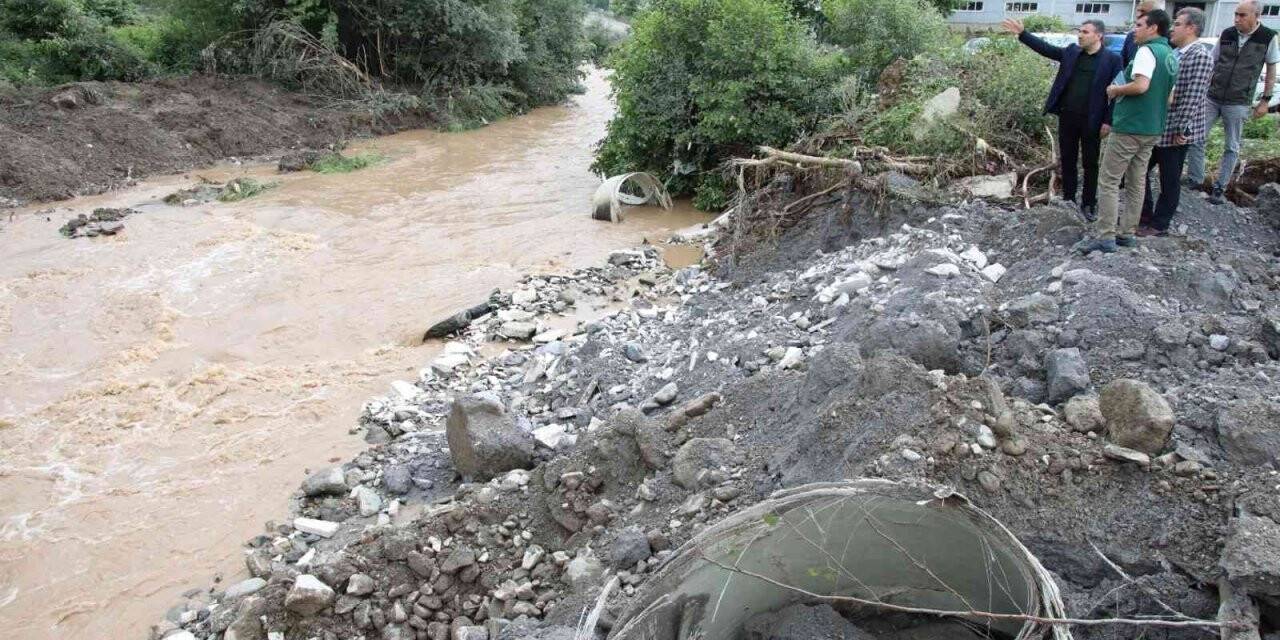 Menfez ve dere yatakları temizlendi