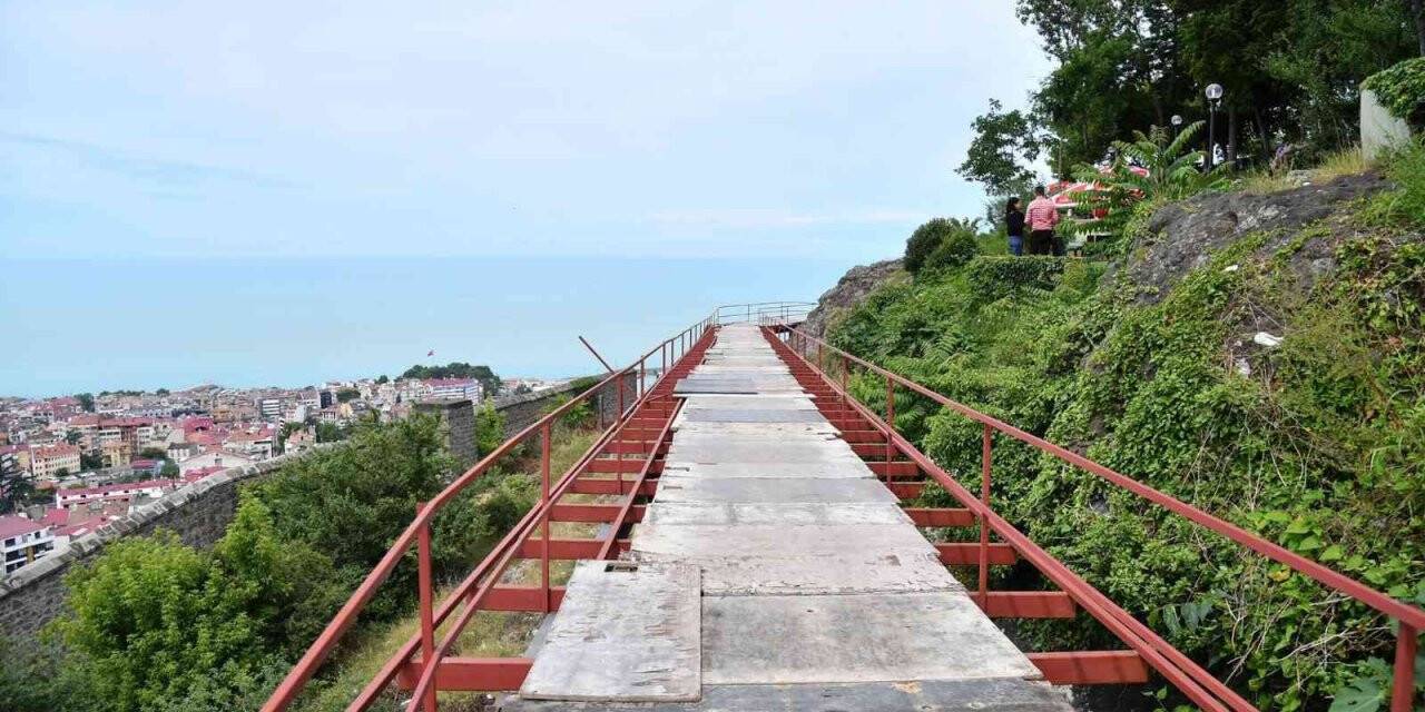 Trabzon’un ilk seyir terası Boztepe’de hayata geçiyor