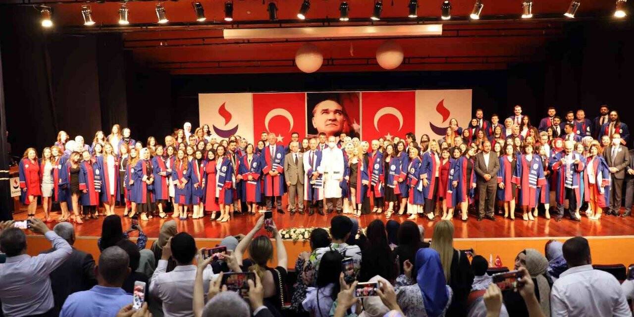 SANKO Üniversitesi’nde mezuniyet heyecanı