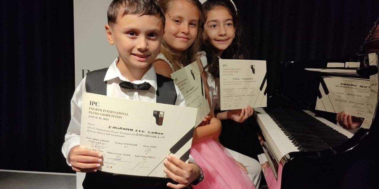 Salihli Belediyesi piyano kursiyerlerinden büyük başarı