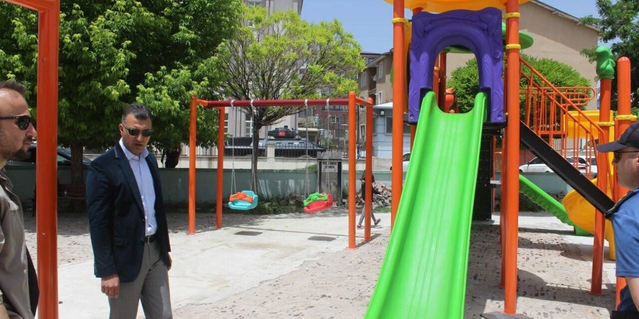 Başkan Vekili Savar, onarımı yapılan parkları inceledi