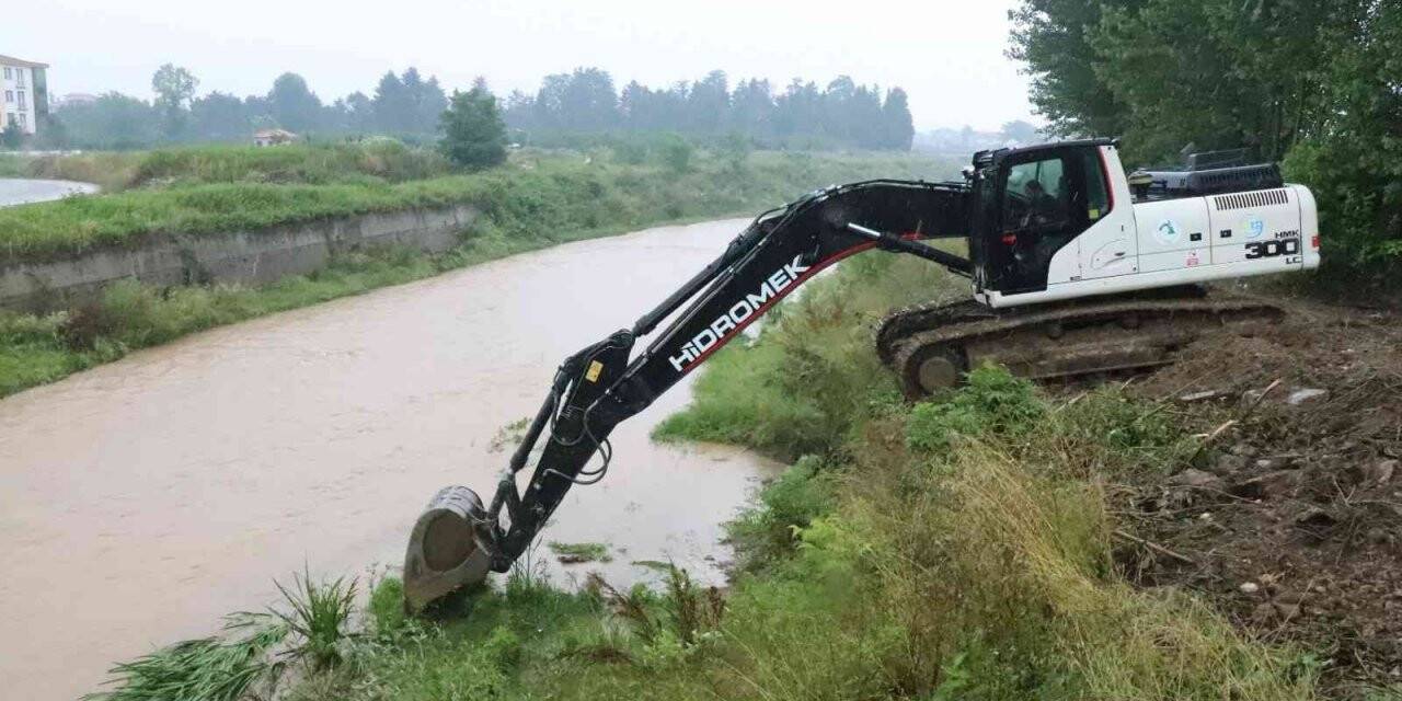 Düzce Belediyesi 63 iş makinası 250 personel ile sahada