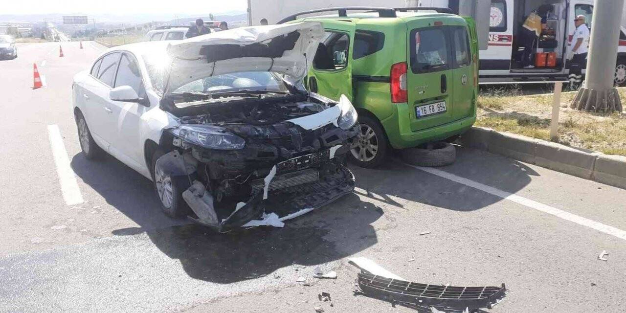 Edirne’de kavşakta kaza: 5 yaralı