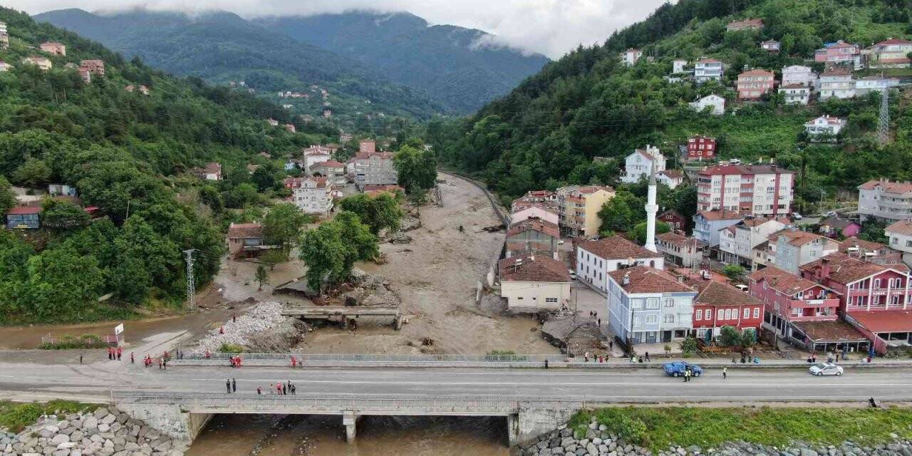 Kastamonu’da selin yıktığı köy havadan görüntülendi