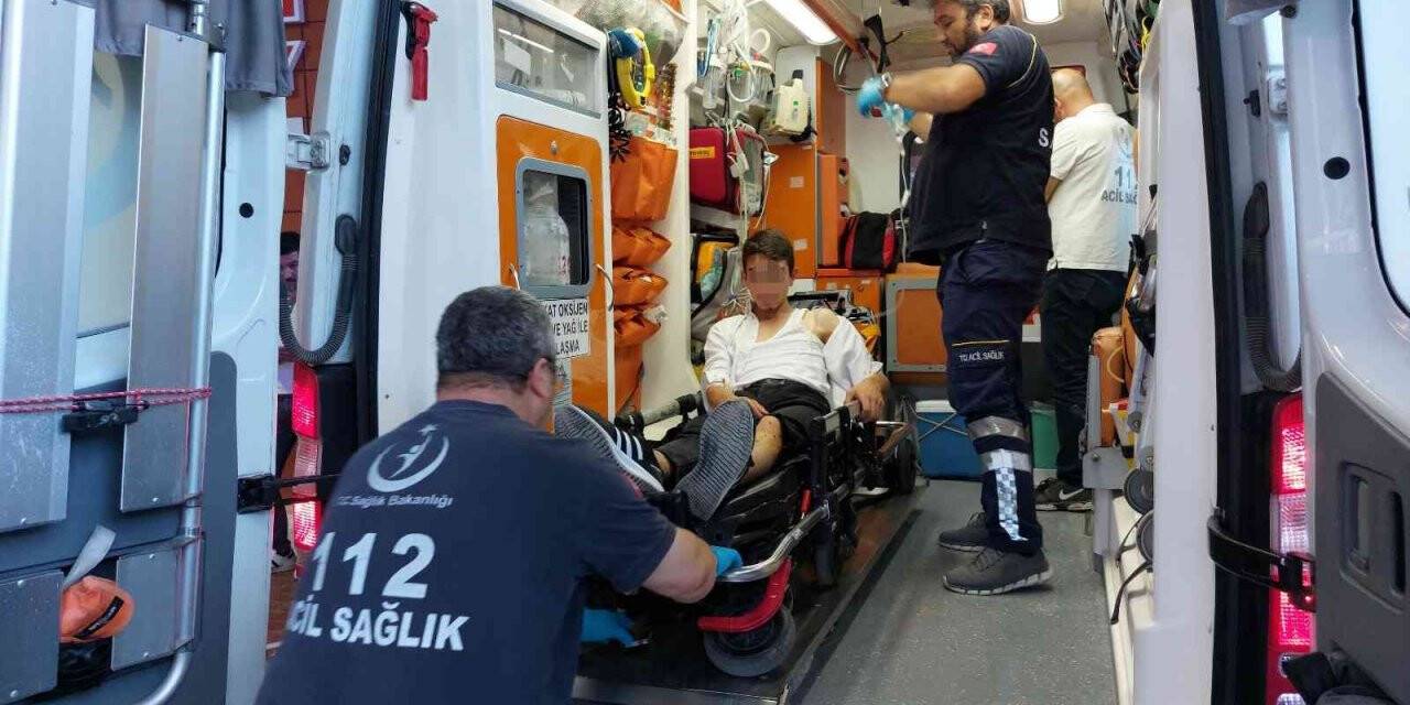 Tüfek kazara ateş aldı, seken kurşun 3 genci yaraladı