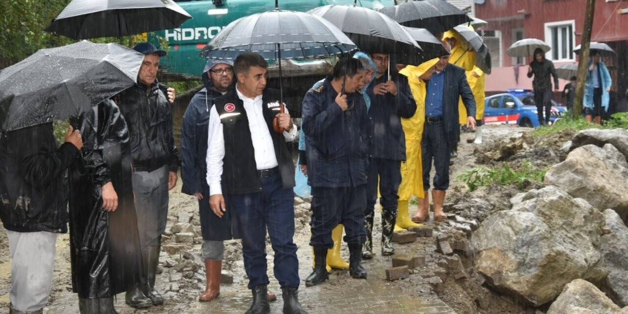 Yenice’de ev ve işyerleri sular altında kaldı