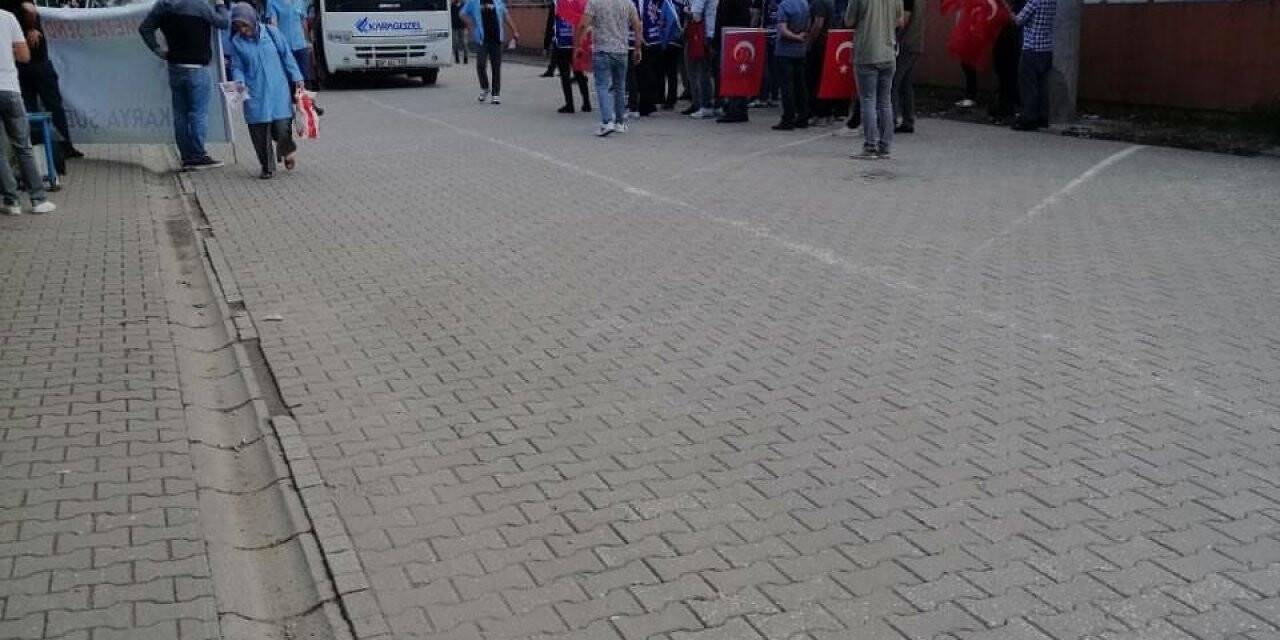 Maaşlarına iyileştirme istediler, işten çıkarılınca ayaklandılar