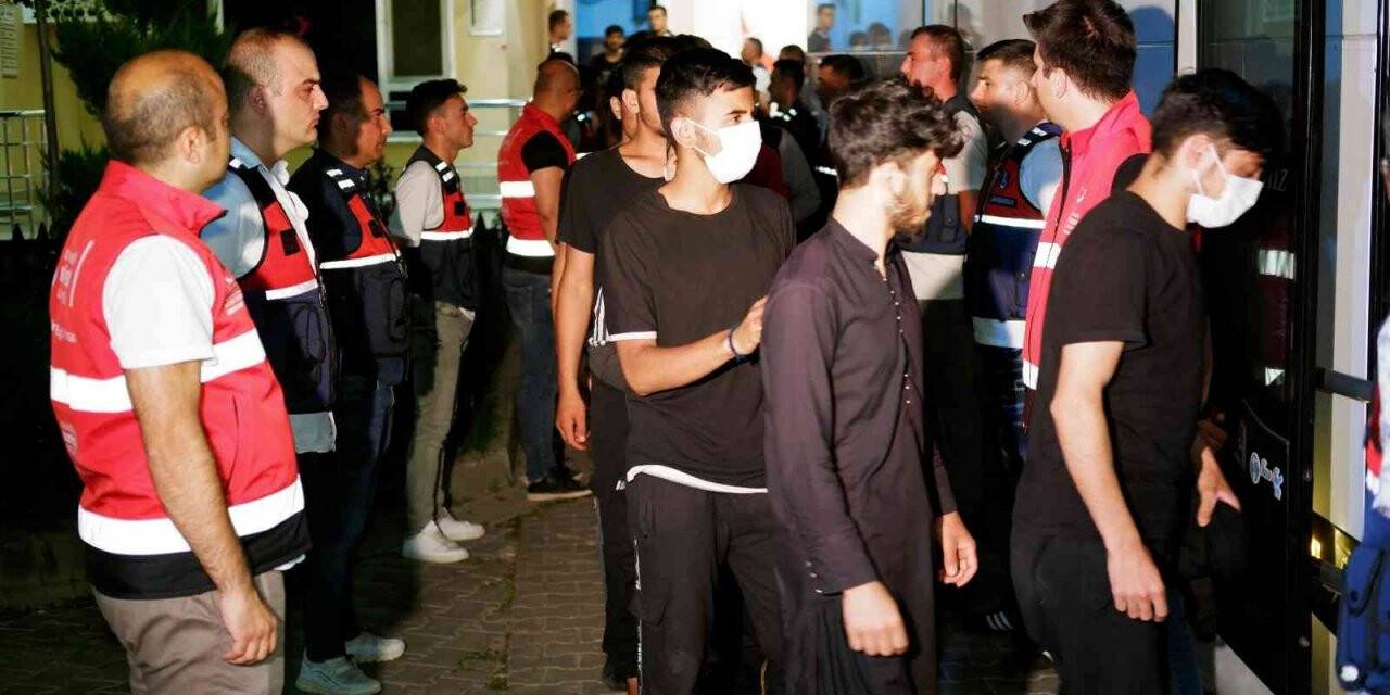 Edirne’de yakalanan 227 göçmen sınır dışı edilecek