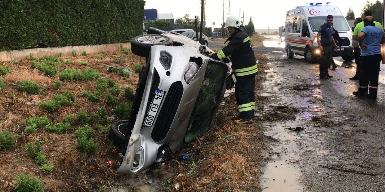 Su birikintisi kaza yaptırdı