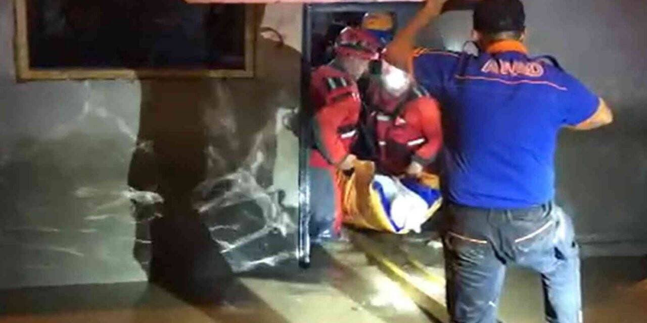 Bozkurt sel altında: Evlerinde mahsur kalanlar kurtarılıyor