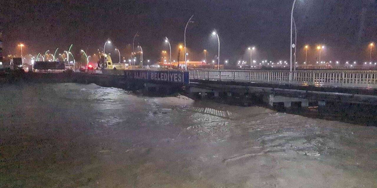 Alaplı halkı geceyi sel korkusuyla ayakta geçirdi