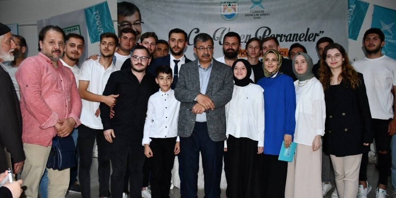 Hayati İnanç İznik’te sevenleriyle buluştu