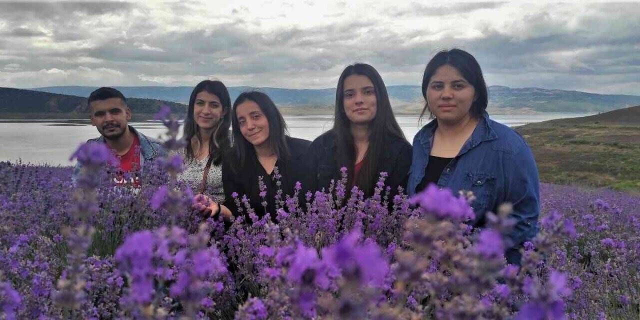 Yozgat’ta ‘mor şölen’ ilgi odağı oldu