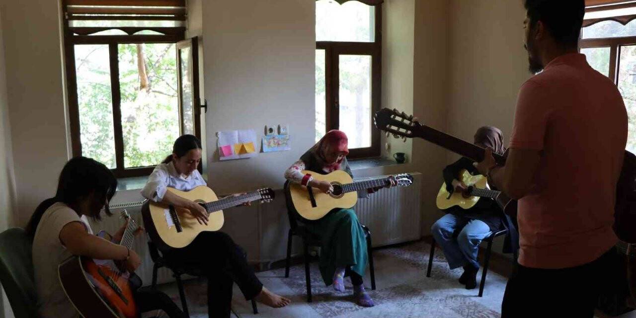 Gençlerin ikinci adresi, gençlik merkezleri oldu