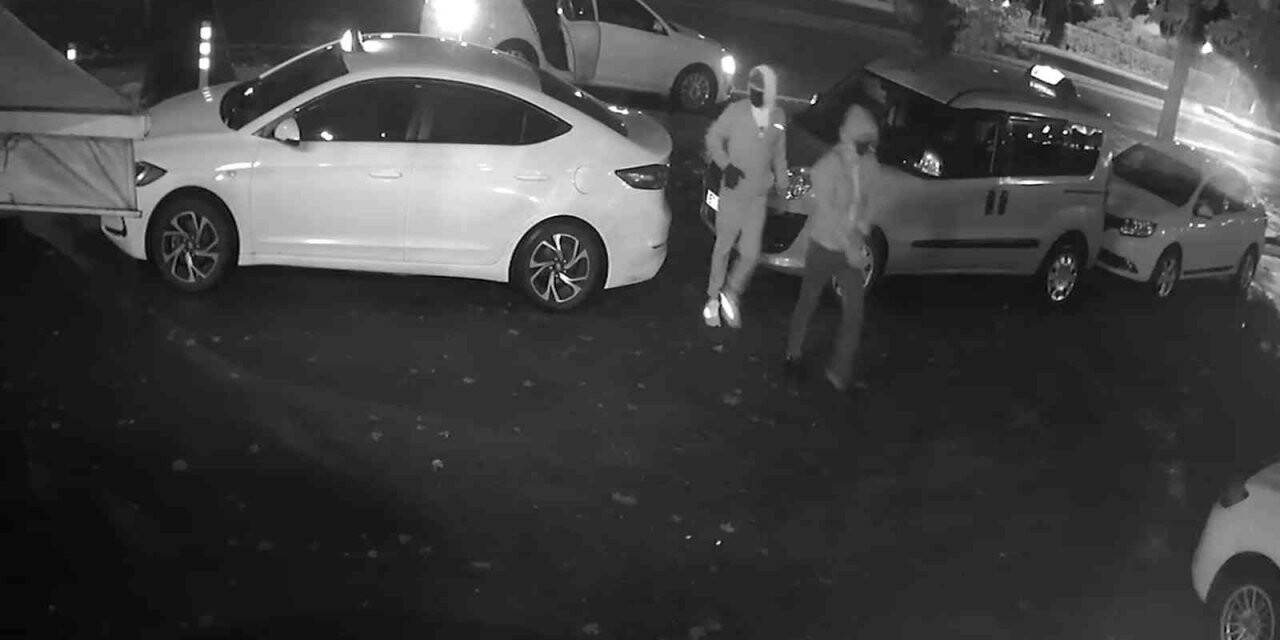 Maskeli saldırganlar 2 kişiyi yaralayıp böyle kaçtı