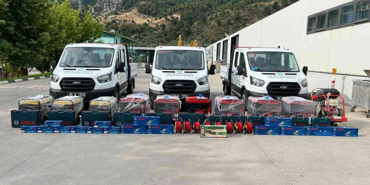 Manisa Büyükşehirden araç ve ekipman yatırımı