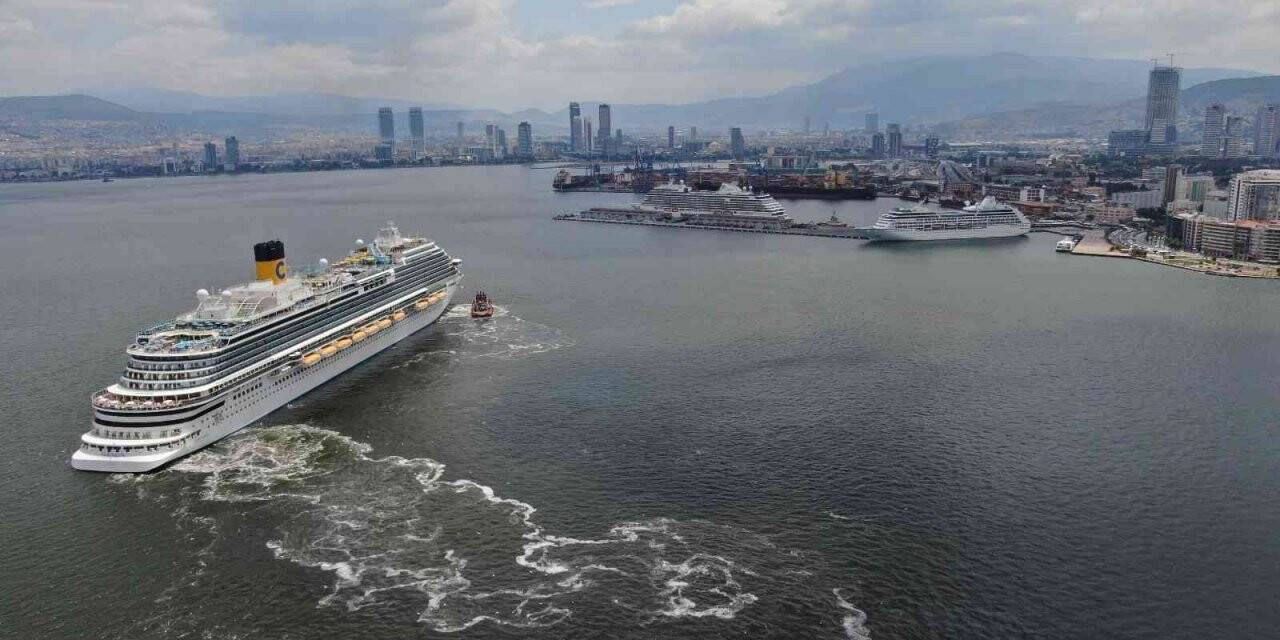 İzmir’e aynı gün 3 kruvaziyer