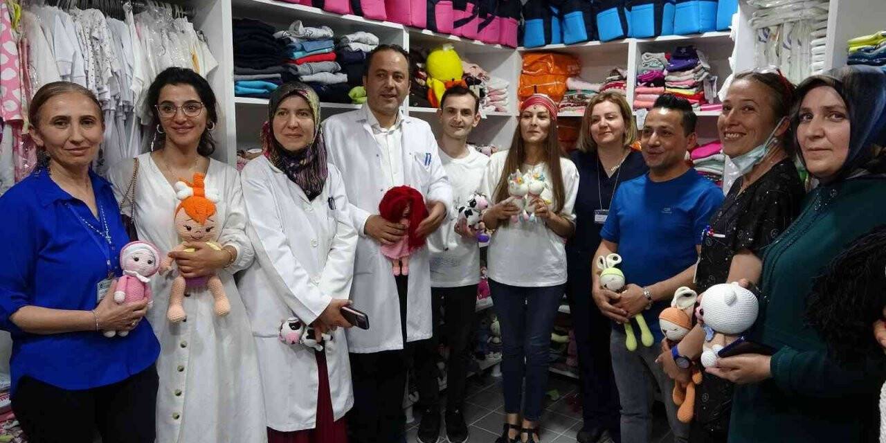 ‘Minik Hayaller’ mağazaları için ülkenin dört bir köşesinde bağışlar toplandı