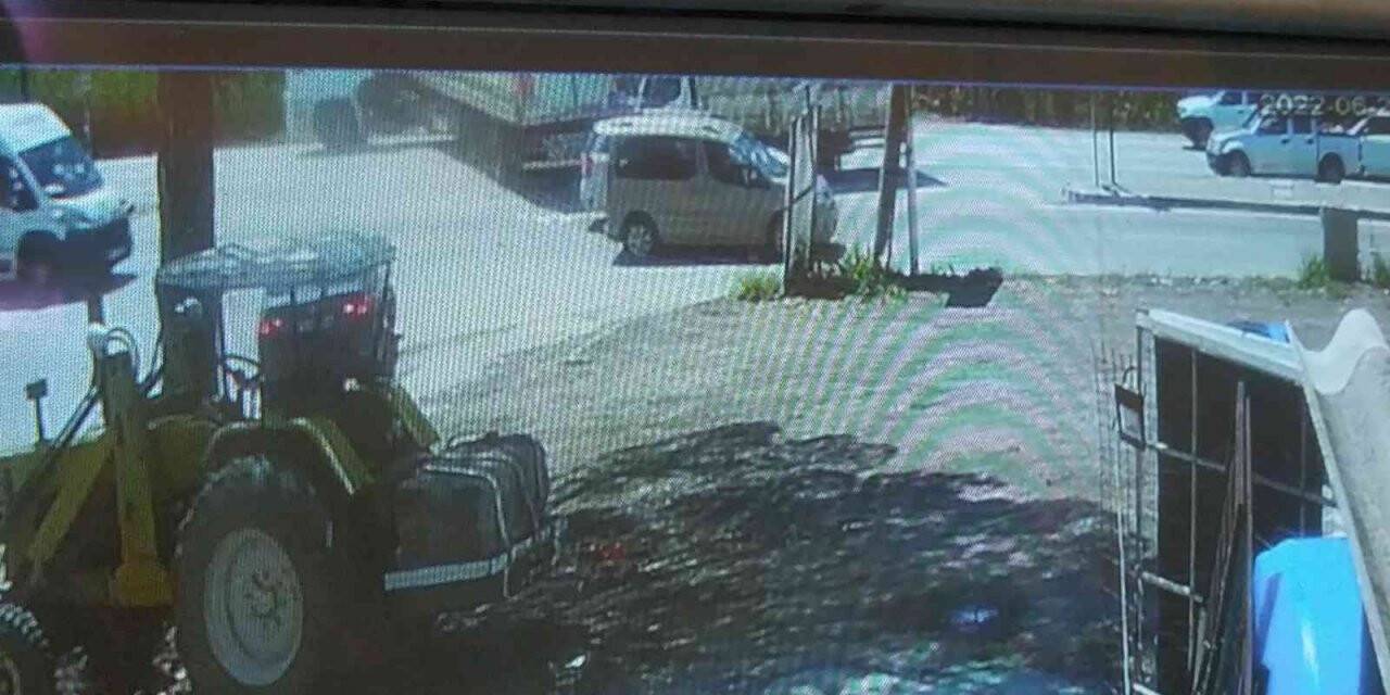 Bursa’da kamyonet tıra çarptı: 2 yaralı