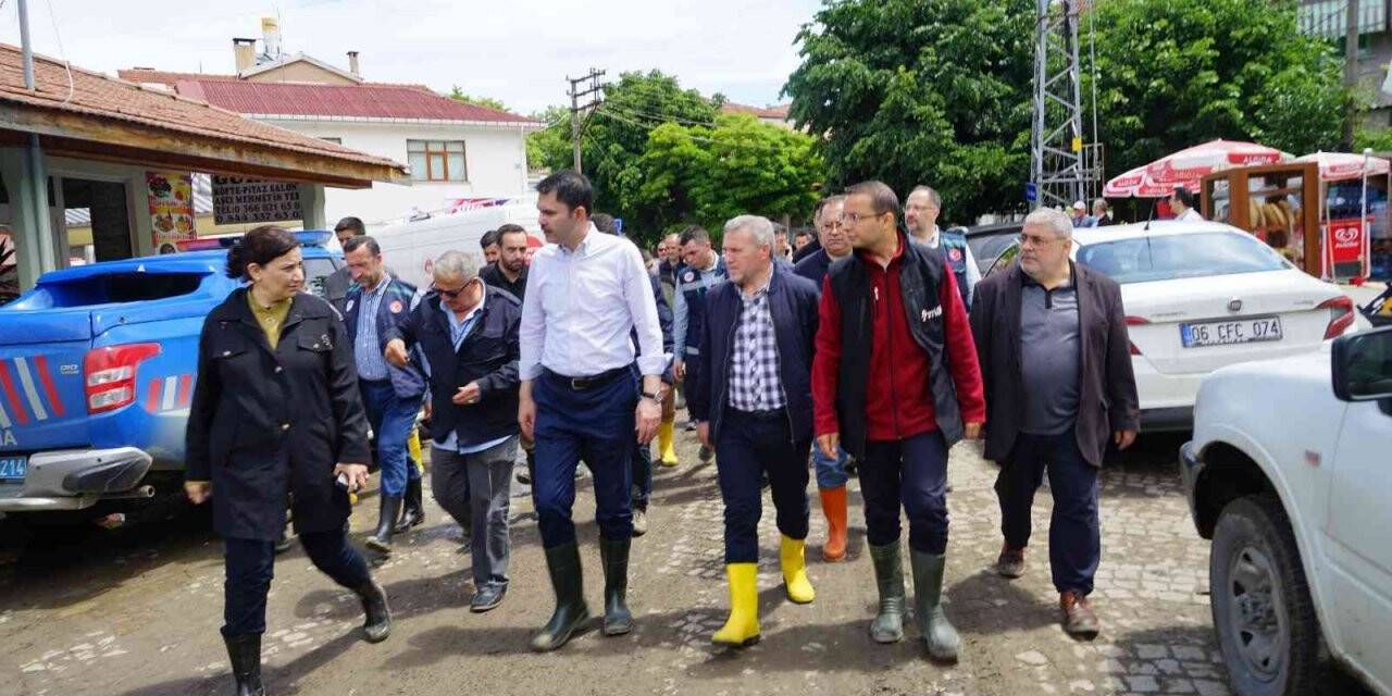 Bakan Kurum, afetin yaşandığı bölgelerde incelemelerde bulundu