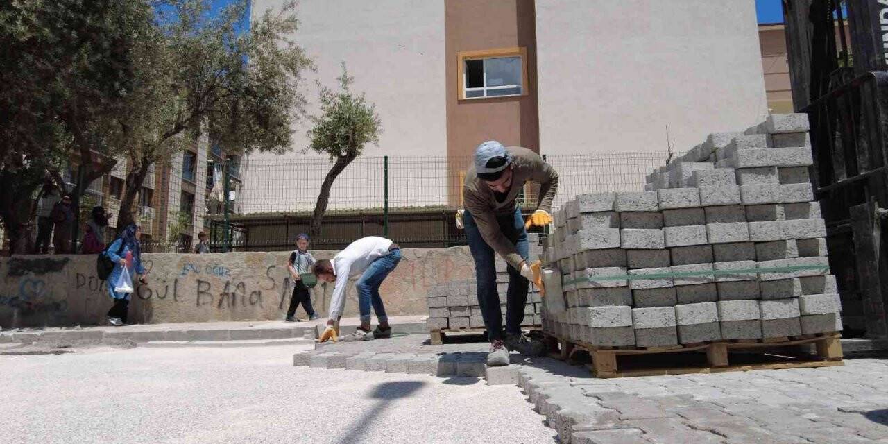 Yunusemre’den Yenimahalle’de hummalı çalışma