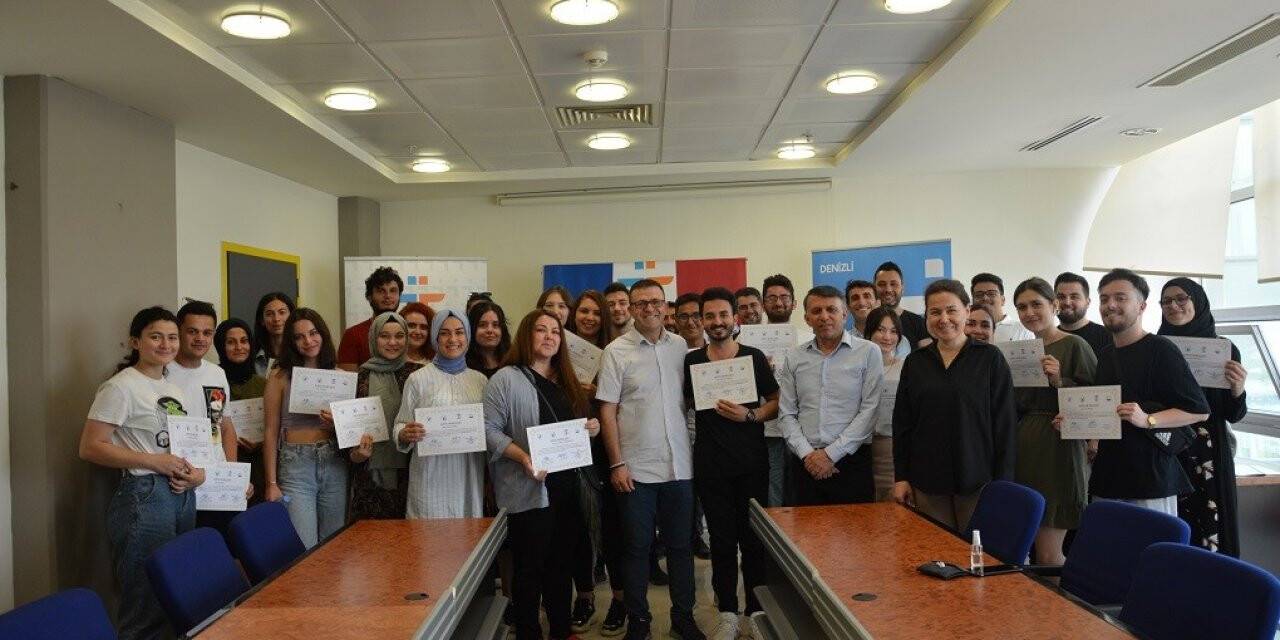 Pamukkale Üniversitesi kariyer planlama dersi hazırlık seminerine yoğun ilgi