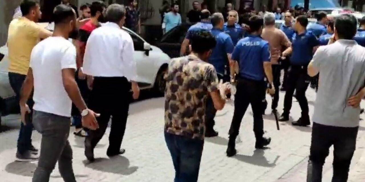 Sultangazi’de park tartışması silahlı kavgaya dönüştü