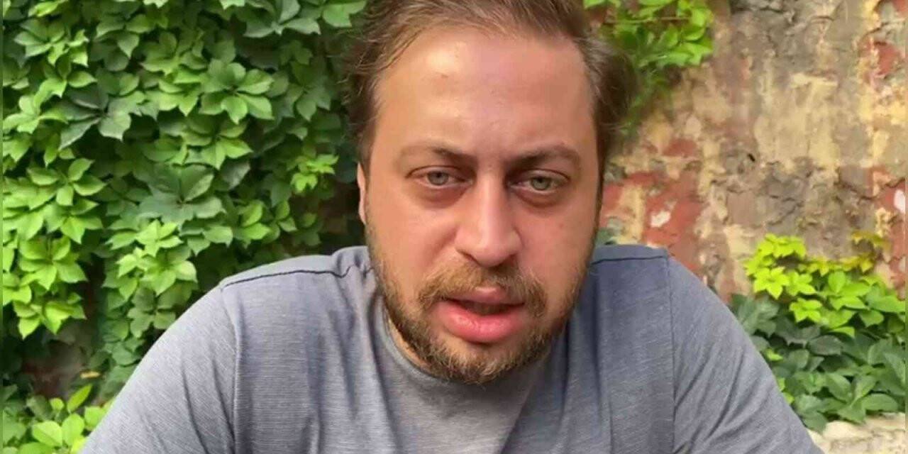 Acil doktorunu koridor boyunca darp ettiler