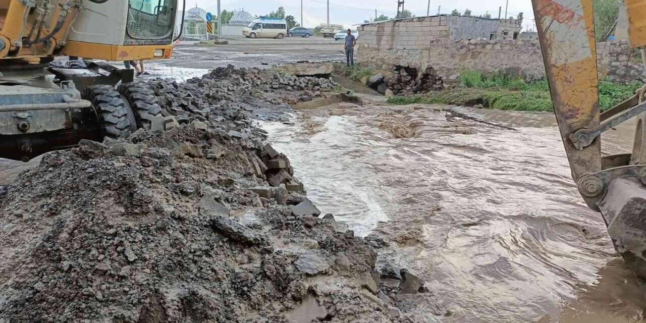 Ağrı’daki sel felaketinde 34 yapı hasar gördü