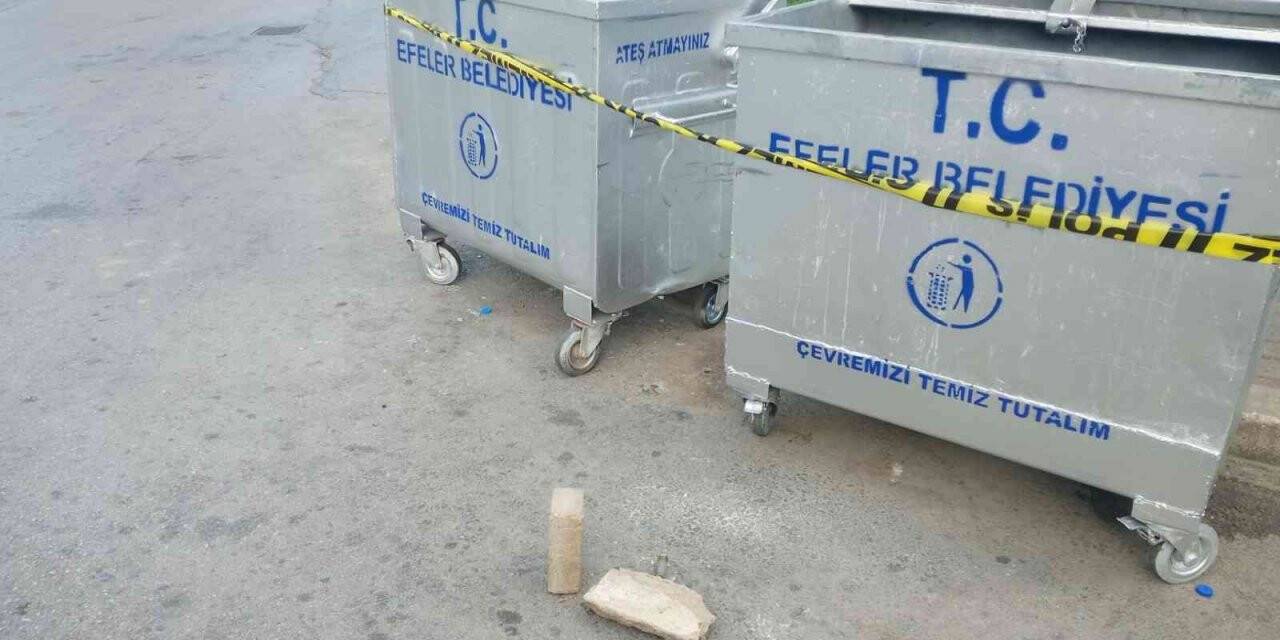 Aynı arabada yolculuk yapan iki arkadaş herkesin şaşkın bakışları arasında silahlı kavgaya tutuştu