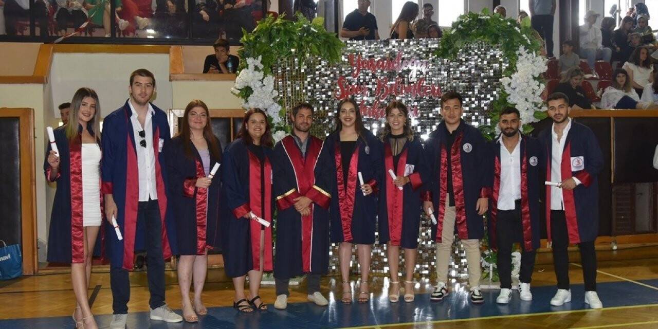 Yaşar Doğu Spor Bilimleri Fakültesi mezunlarını uğurladı