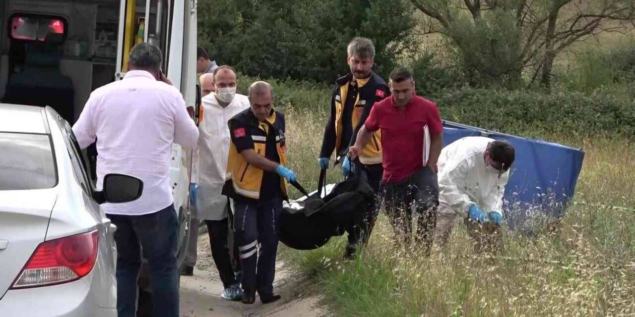 Tuzla’da boş arazide erkek cesedi bulundu