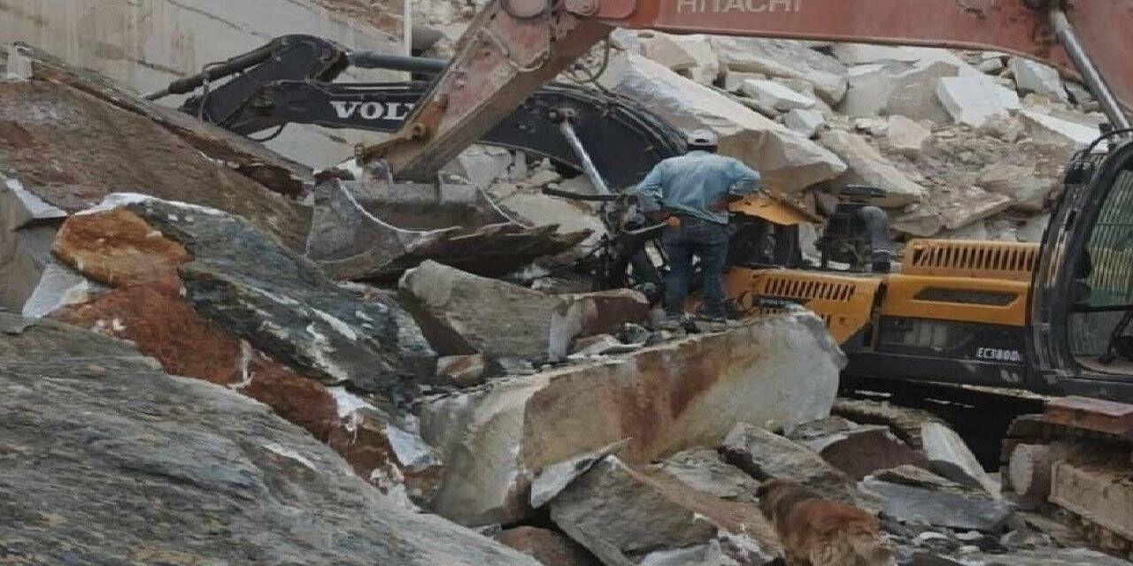 Mermer ocağında molozların altında kalan işçi hayatını kaybetti