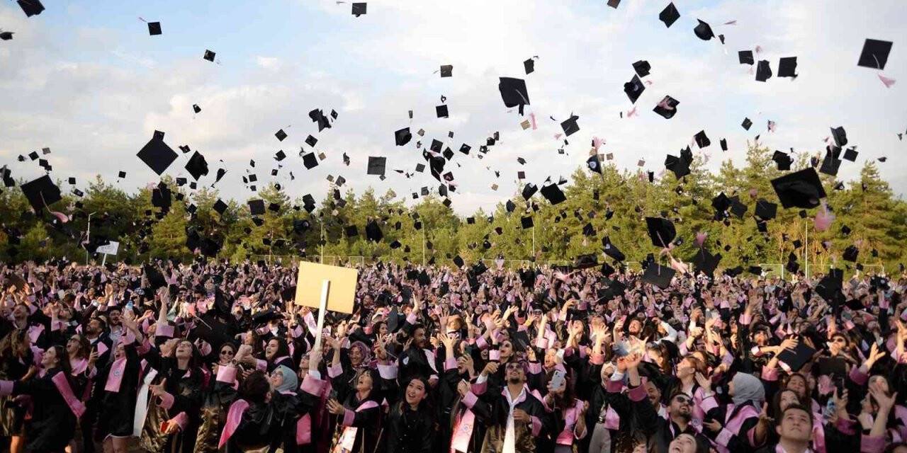 İİBF’liler kep attı