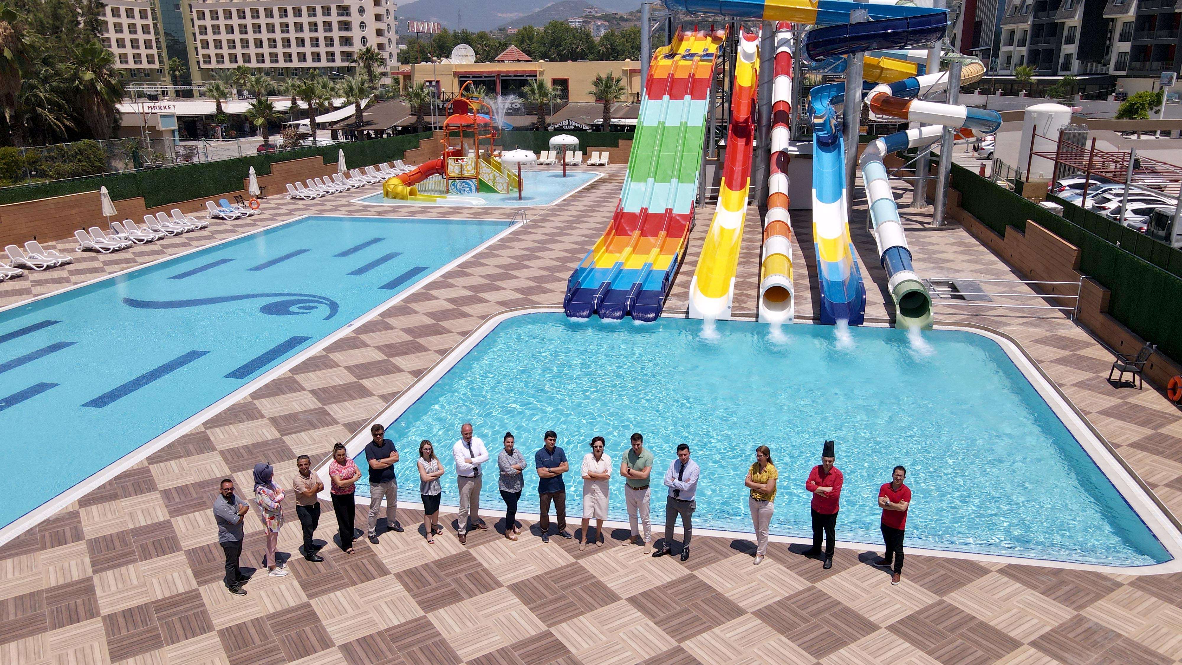 Bera Alanya Otel yeni aile havuzunu hizmete aldı